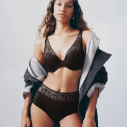 Culotte Haute Menstruelle Dentelle Florale Chantelle Chantelle Life -Vêtements Soldes culotte chantelle chantelle life noir 9