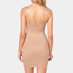 Robe Sculptante Triumph True Shape Sensation -Vêtements Soldes fond de robe triumph true shape sensation sable 3