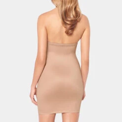 Robe Sculptante Triumph True Shape Sensation -Vêtements Soldes fond de robe triumph true shape sensation sable 4