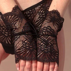 Mitaines En Dentelle Atelier Amour Enlace Moi -Vêtements Soldes gant glamour atelier amour enlace moi noir 2