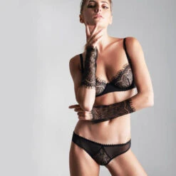 Manchettes En Dentelle Maison Close Accroche Coeur 5 Manchettes En Dentelle Maison Close Accroche Coeur -Vêtements Soldes gant glamour maison close accroche coeur noir 2