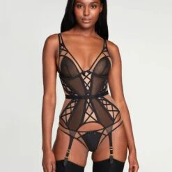 Guêpière Agent Provocateur Cherise 10 Guêpière Agent Provocateur Cherise -Vêtements Soldes guepiere agent provocateur cherise noir 3