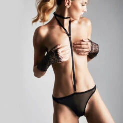 Tanga Harnais Amovible Maison Close Accroche Coeur -Vêtements Soldes harnais lingerie maison close accroche coeur noir 4