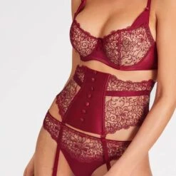 Serre-taille Aubade Karl Lagerfeld X Aubade 8 Serre-taille Aubade Karl Lagerfeld X Aubade -Vêtements Soldes porte jarretelles aubade karl lagerfeld x aubade rouge 3