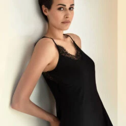 Robe Oscalito Chantilly -Vêtements Soldes robe oscalito chantilly noir 2