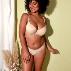 Slip Chantelle Champs Elysées -Vêtements Soldes slip femme chantelle champs elysees beige jaune 4