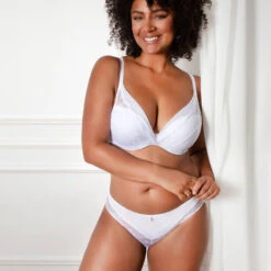 Slip Chantelle Midnight Flowers -Vêtements Soldes slip femme chantelle midnight flowers blanc 4