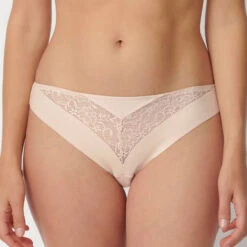 Slip Brésilien Triumph Vivid Spotlight -Vêtements Soldes slip femme triumph vivid spotlight beige 2