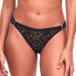 String En Dentelle Chantelle X Singular