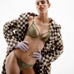 String En Dentelle Chantelle X Spark 11 String En Dentelle Chantelle X Spark -Vêtements Soldes string chantelle x spark kaki 5