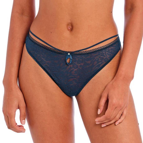 String En Dentelle Freya Catwalk 1 String En Dentelle Freya Catwalk