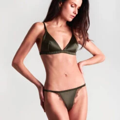 Mini String En Soie Maison Close Rendez-vous 12 Mini String En Soie Maison Close Rendez-vous -Vêtements Soldes string maison close rendez vous kaki 4