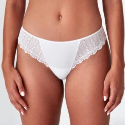 String Marie Jo Christy