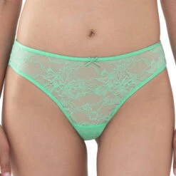 String En Dentelle Mey Fabulous