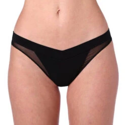 String Ritratti Milano Naomi